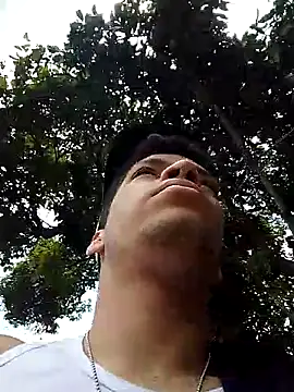 Snapshot of Andres_sant_ chatting on April 2026 05:10:01 PM Andres sant online show from April 2026 05:10:01 PM