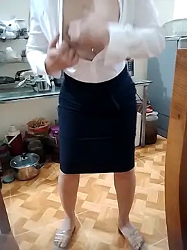 Snapshot of LiilyZi chatting on February 2026 11:27:02 PM LiilyZi online show from February 2026 11:27:02 PM