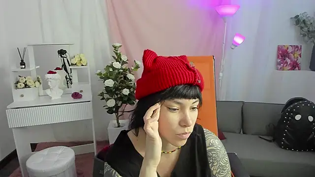 Snapshot of NeoGeisha chatting on April 2026 01:23:01 PM NeoGeisha online show from April 2026 01:23:01 PM