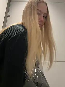 Snapshot of blonde_exe chatting on February 2026 04:05:02 PM blonde exe online show from February 2026 04:05:02 PM