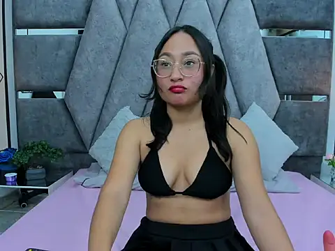 Snapshot of Mila_Nova_ chatting on March 2026 12:01:02 PM Mila Nova online show from March 2026 12:01:02 PM