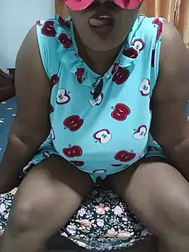 Snapshot of Dini_40 chatting on June 2026 11:01:02 AM Dini 40 online show from June 2026 11:01:02 AM