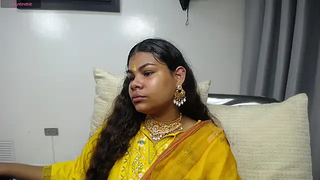 Snapshot of yaazhinii chatting on April 2026 11:54:02 AM yaazhinii online show from April 2026 11:54:02 AM