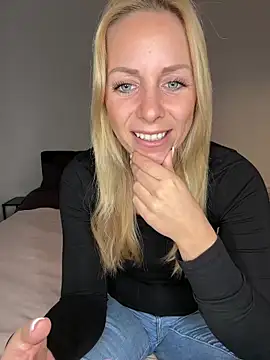 emily-becker22 online show from April 2026 03:36:02 PM