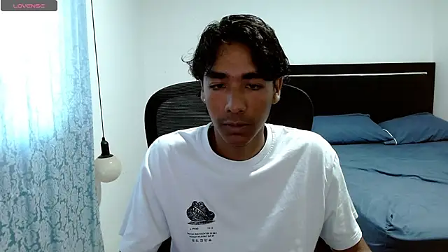 Snapshot of Pedestal_diamant chatting on May 2026 08:36:01 PM Pedestal diamant online show from May 2026 08:36:01 PM