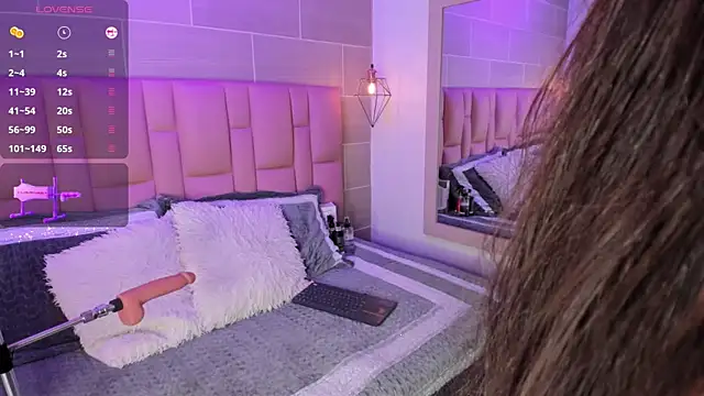 Snapshot of Naomi-Thompson chatting on February 2026 07:15:01 PM Naomi-Thompson online show from February 2026 07:15:01 PM