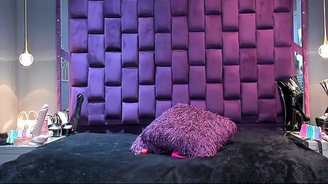 SiennaSuarez online show from March 2026 07:18:02 PM