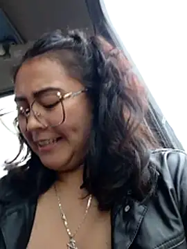 Snapshot of Mari-98 chatting on February 2026 07:29:01 PM Mari-98 online show from February 2026 07:29:01 PM