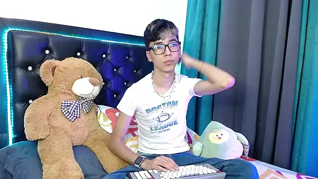 gabriel x18 online show from February 2026 04:40:02 AM