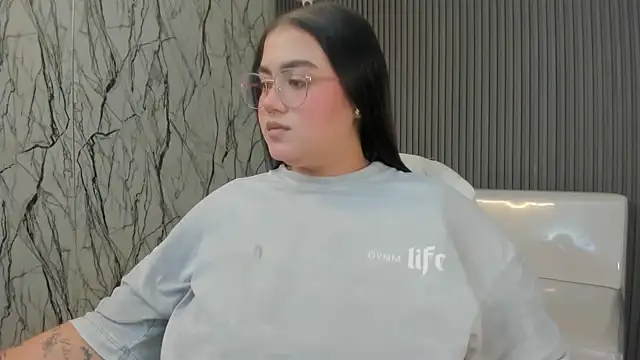 Snapshot of mady_musex chatting on February 2026 03:15:01 AM mady musex online show from February 2026 03:15:01 AM