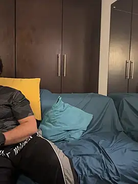 EmilyAndAndrew online show from February 2026 03:58:01 AM