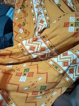 Snapshot of Sweet-runi chatting on February 2026 02:11:02 PM Sweet-runi online show from February 2026 02:11:02 PM