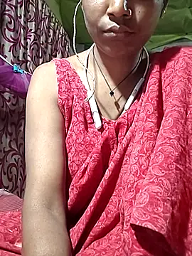 Snapshot of Sweet-runi chatting on March 2026 04:46:01 PM Sweet-runi online show from March 2026 04:46:01 PM