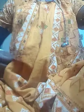 Snapshot of Sweet-runi chatting on April 2026 05:32:02 PM Sweet-runi online show from April 2026 05:32:02 PM