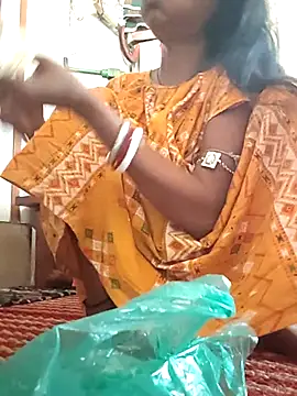 Snapshot of Sweet-runi chatting on April 2026 07:45:01 AM Sweet-runi online show from April 2026 07:45:01 AM