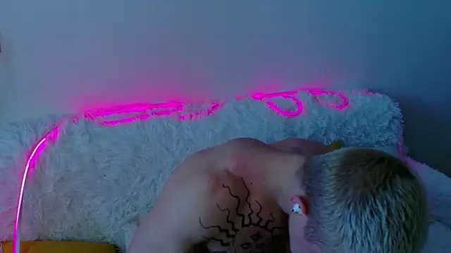 SterlingNoir online show from February 2026 11:03:02 AM