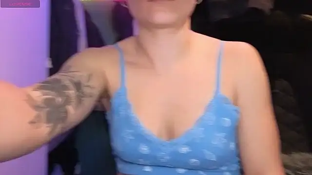 JadeAlexis403 online show from April 2026 06:47:01 PM