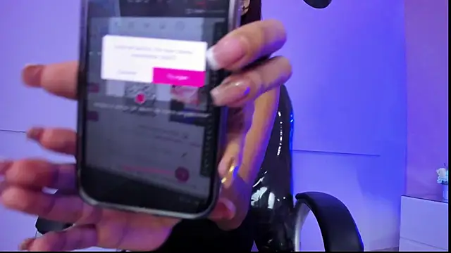 Snapshot of Emma_Hearts chatting on February 2026 03:55:02 AM Emma Hearts online show from February 2026 03:55:02 AM