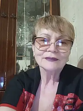Snapshot of SophieBurns chatting on June 2026 03:35:02 PM SophieBurns online show from June 2026 03:35:02 PM