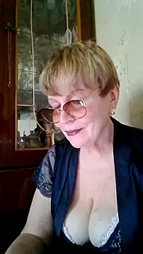 Snapshot of SophieBurns chatting on June 2026 10:41:02 AM SophieBurns online show from June 2026 10:41:02 AM