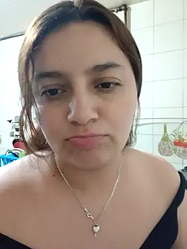 Snapshot of MajoArias chatting on April 2026 12:57:01 AM MajoArias online show from April 2026 12:57:01 AM