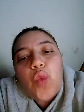 Snapshot of MajoArias chatting on May 2026 04:39:02 AM MajoArias online show from May 2026 04:39:02 AM
