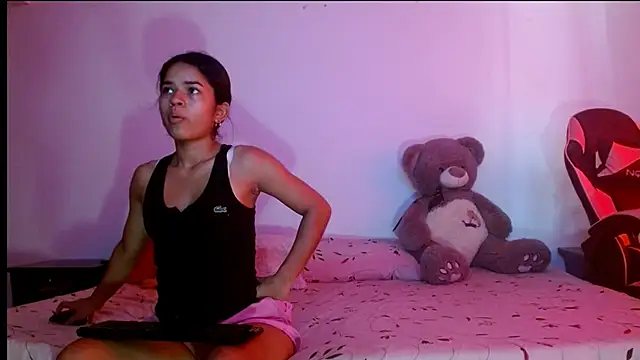 karolsweetvagi online show from April 2026 05:32:01 PM