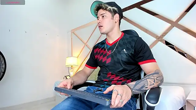 rayan linxx online show from March 2026 07:00:02 PM