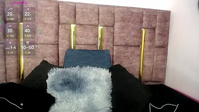FRANCESCA LOVE  online show from May 2026 05:20:02 PM