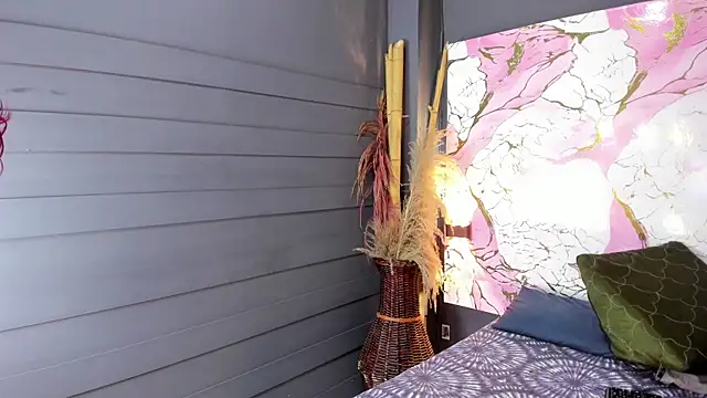 Nahomii  Doll online show from April 2026 08:31:01 PM