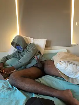 Snapshot of Reez77 chatting on March 2026 08:15:01 AM Reez77 online show from March 2026 08:15:01 AM