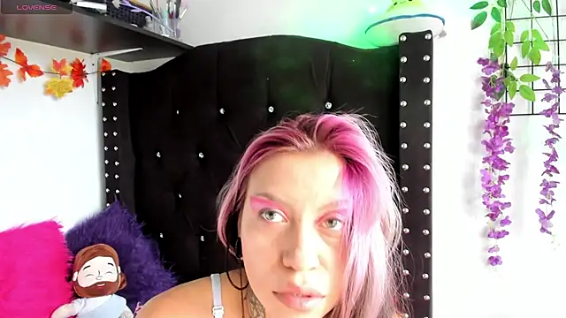 Midory 6 online show from February 2026 06:48:01 PM