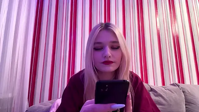 Snapshot of MiaBerlateen chatting on February 2026 06:15:02 PM MiaBerlateen online show from February 2026 06:15:02 PM