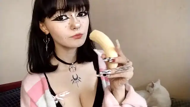 Snapshot of SmilingPatent chatting on February 2026 01:07:02 PM SmilingPatent online show from February 2026 01:07:02 PM