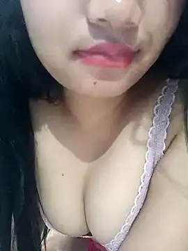 Snapshot of EliraMoon chatting on February 2026 08:21:01 PM EliraMoon online show from February 2026 08:21:01 PM