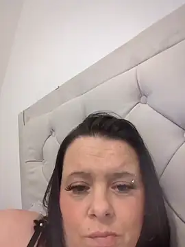 Snapshot of louisa36 chatting on February 2026 10:57:02 PM louisa36 online show from February 2026 10:57:02 PM