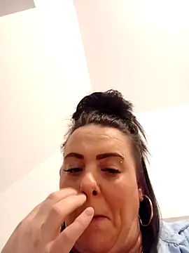 Snapshot of louisa36 chatting on February 2026 10:50:02 PM louisa36 online show from February 2026 10:50:02 PM