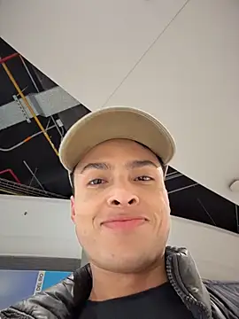 Snapshot of Eros_lee chatting on February 2026 11:36:01 PM Eros lee online show from February 2026 11:36:01 PM