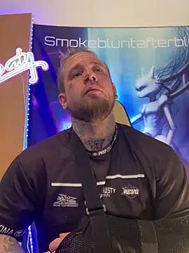 Smokebluntafterblunt online show from March 2026 06:45:02 PM