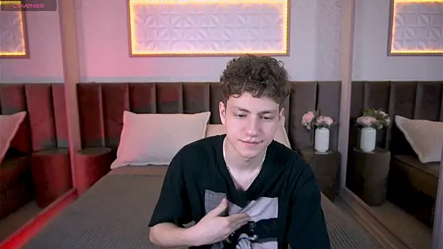 Snapshot of StefanBev chatting on February 2026 07:30:02 PM StefanBev online show from February 2026 07:30:02 PM