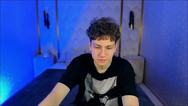 Snapshot of StefanBev chatting on February 2026 07:43:02 PM StefanBev online show from February 2026 07:43:02 PM