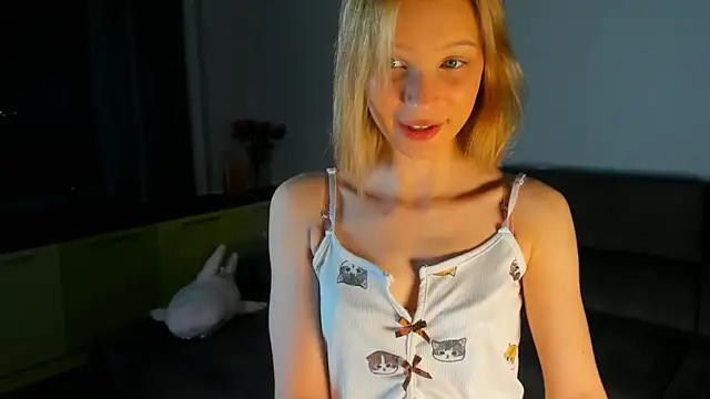 Kiracute18 online show from May 2026 06:53:01 PM