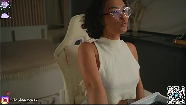 Snapshot of Eliasian chatting on February 2026 03:52:02 PM Eliasian online show from February 2026 03:52:02 PM