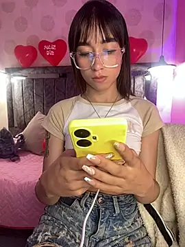 Snapshot of alahia_pink chatting on February 2026 03:13:01 AM alahia pink online show from February 2026 03:13:01 AM