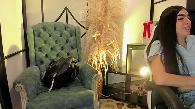 Snapshot of lorraineHunter chatting on February 2026 12:56:01 PM lorraineHunter online show from February 2026 12:56:01 PM