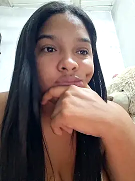 Snapshot of AnnaMil3J chatting on February 2026 05:08:02 AM AnnaMil3J online show from February 2026 05:08:02 AM