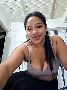 Snapshot of AnnaMil3J chatting on February 2026 10:43:01 PM AnnaMil3J online show from February 2026 10:43:01 PM