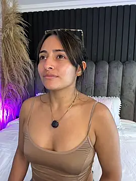 Nanda vixen  online show from May 2026 08:06:01 PM