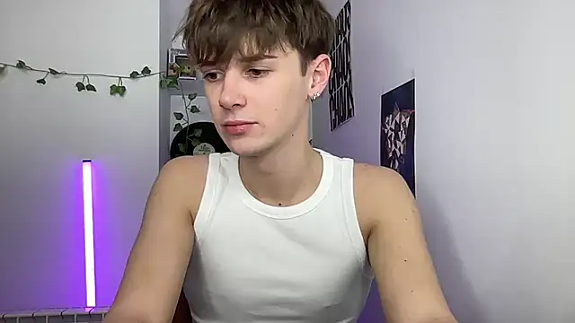 Snapshot of YourMilkyGuy chatting on April 2026 06:25:01 PM YourMilkyGuy online show from April 2026 06:25:01 PM