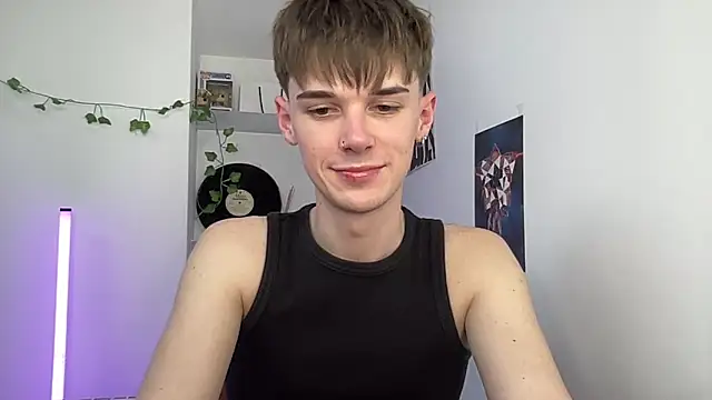 Snapshot of YourMilkyGuy chatting on May 2026 03:18:02 PM YourMilkyGuy online show from May 2026 03:18:02 PM